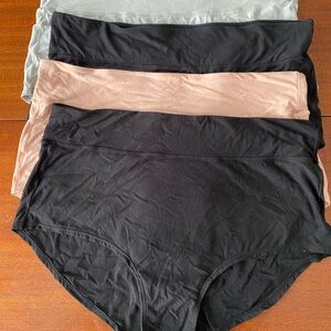 Set of 4 Bodily “All in” maternity/postpartum underwear